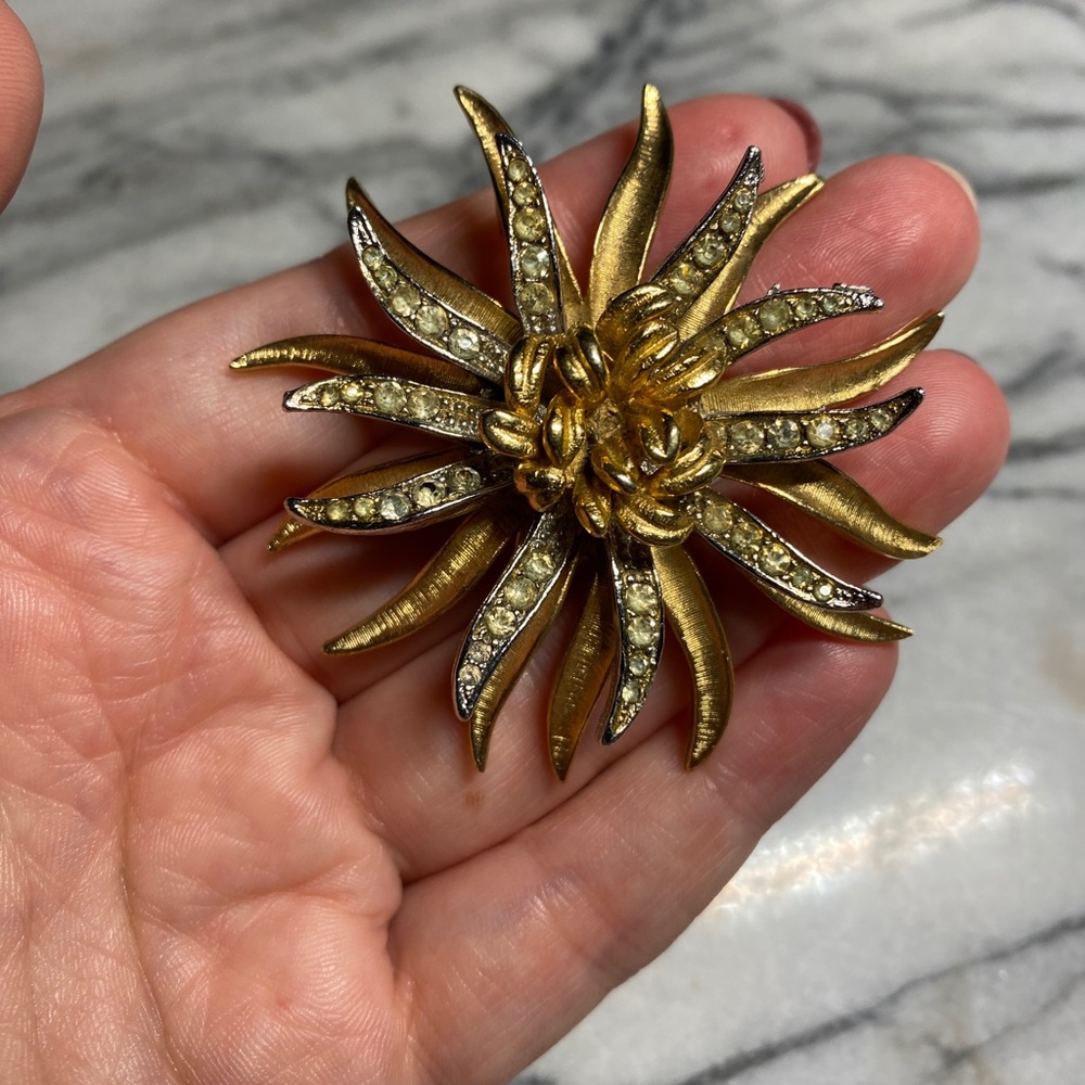 Vintage Coro Sunburst Star Brooch